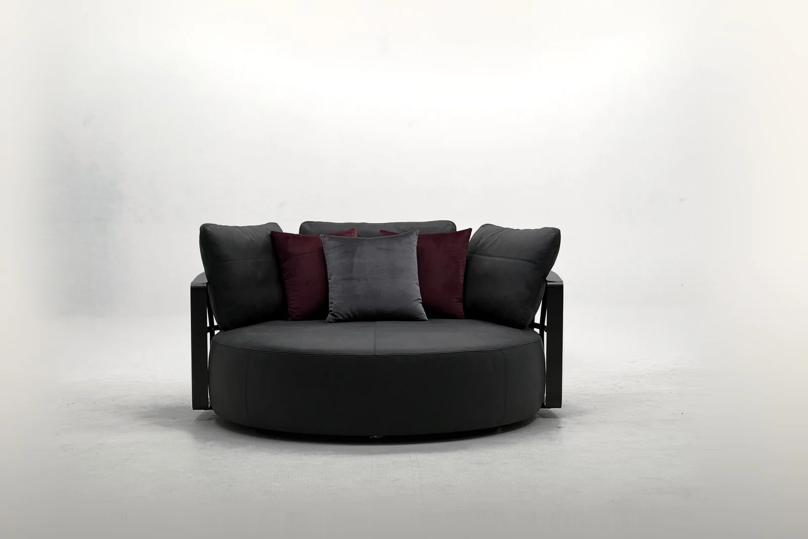 Armchairs & Lounge Chairs